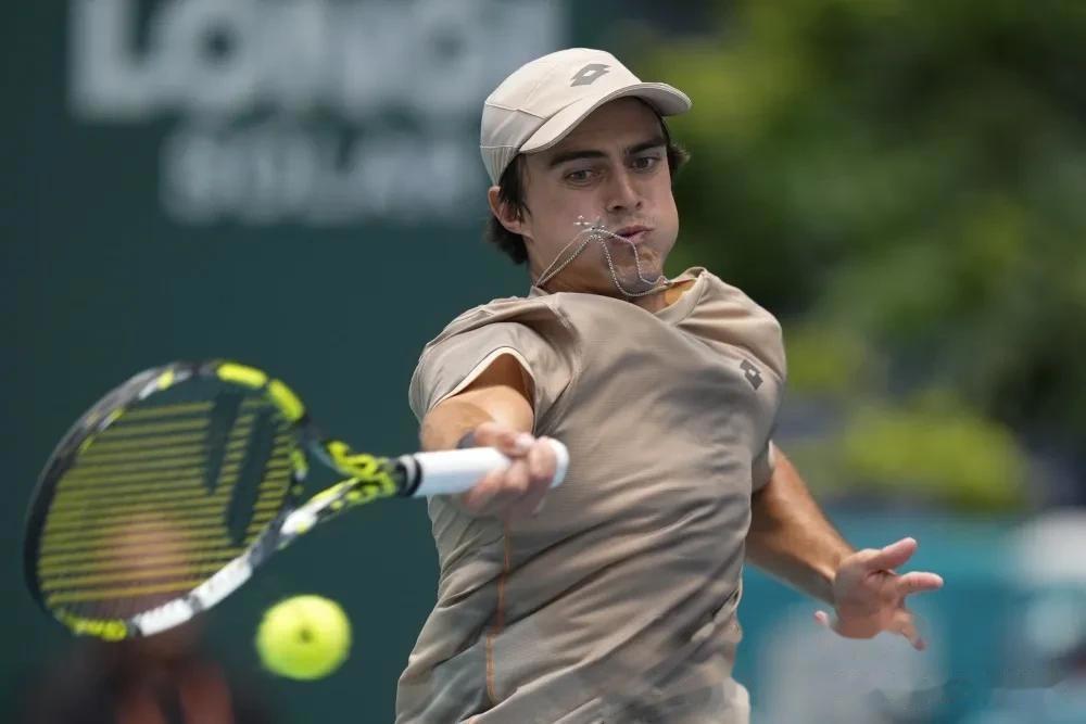 法国网球队逆转澳大利亚网球队，兹维列夫送出助攻