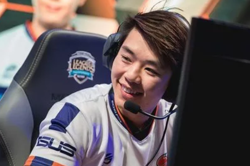 FPX逆转TSM，CoreJJ统治全场