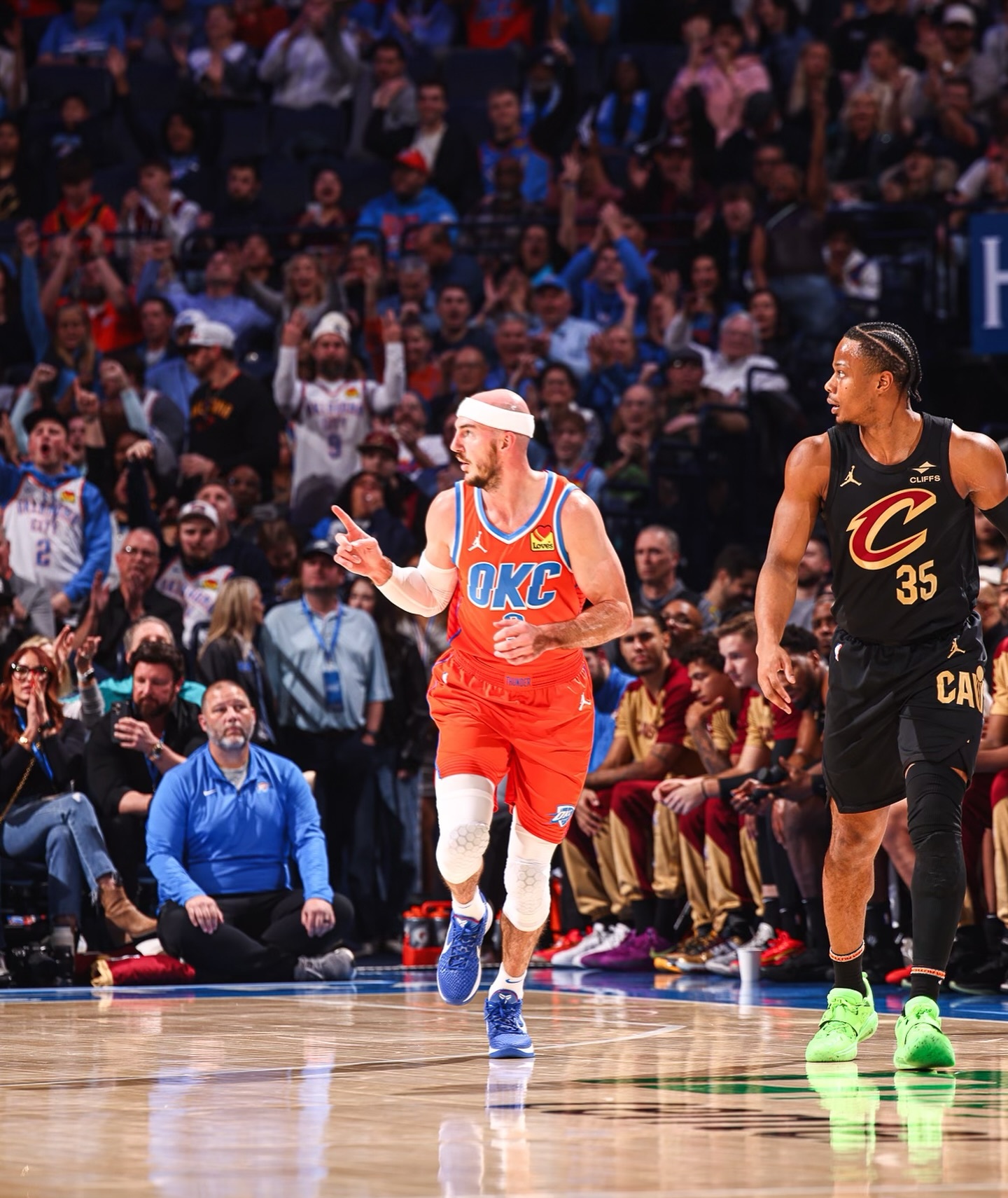 新疆队横扫雷霆，德罗赞惊艳四座