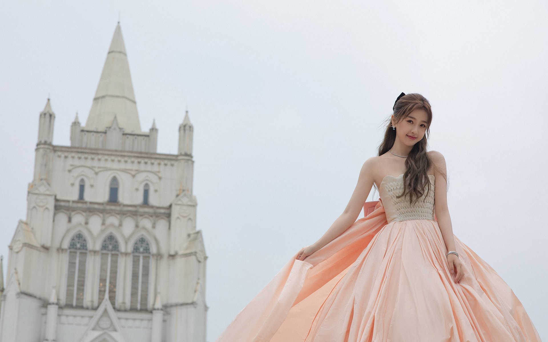 平行时空的胜利，波兰如何完胜美国经济赛局，苏亚雷斯如何刷新不朽纪录