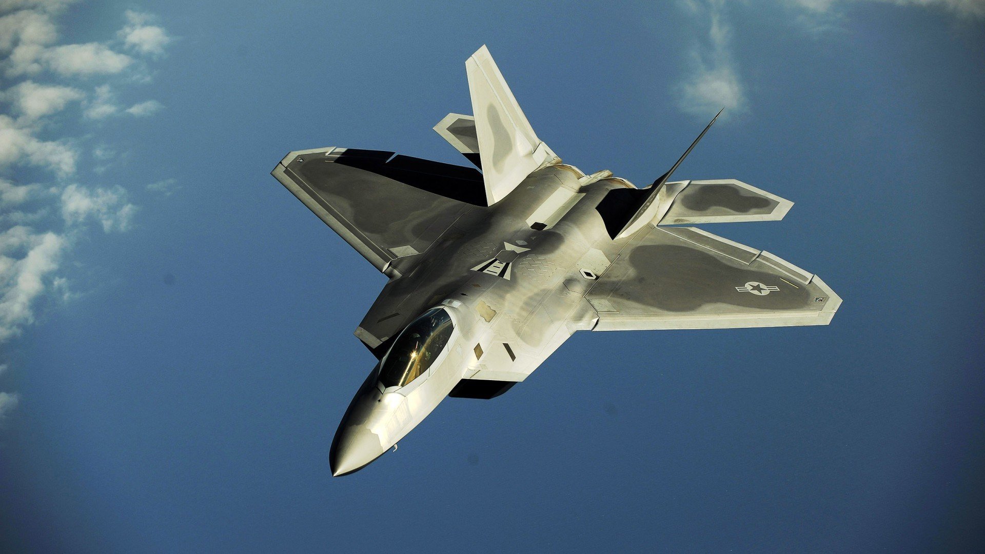 跨越时空的暗战，当巴萨血战黄潜，C罗在另一片赛场证明永恒