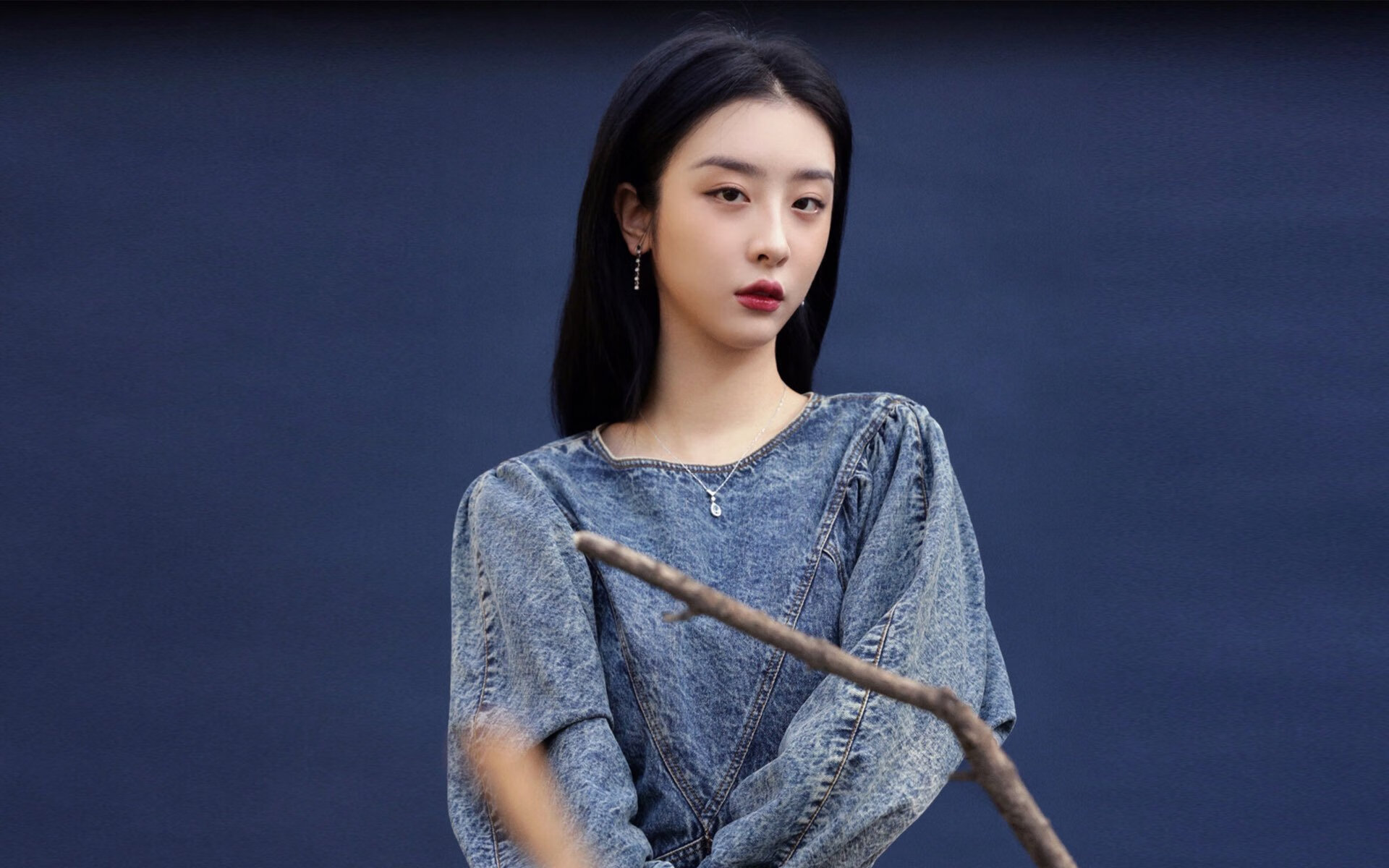 黑洞吞噬与恒星风暴，哈登如何以一己之力改写比赛，太阳队又如何以团队碾压深圳队